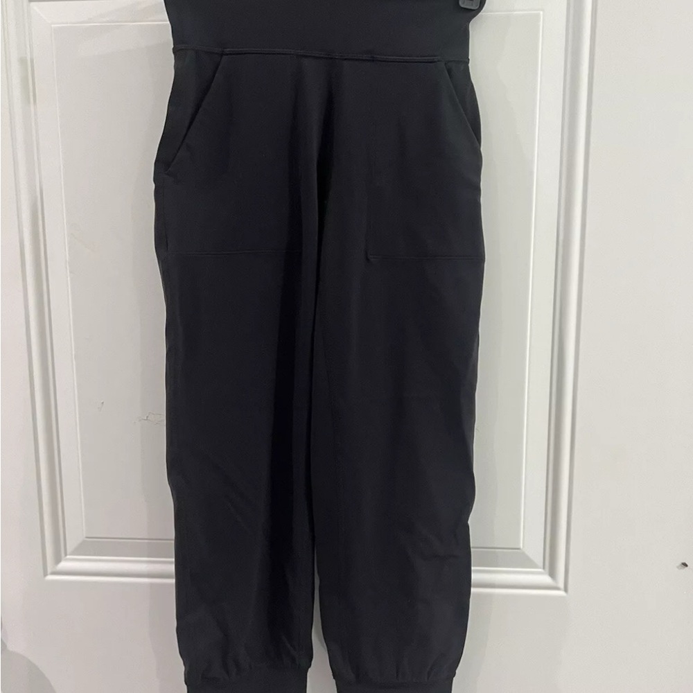 Lululemon Women's Black High-Waisted joggers